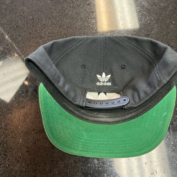 Adidas SnapBack one size fits all - Picture 4 of 5